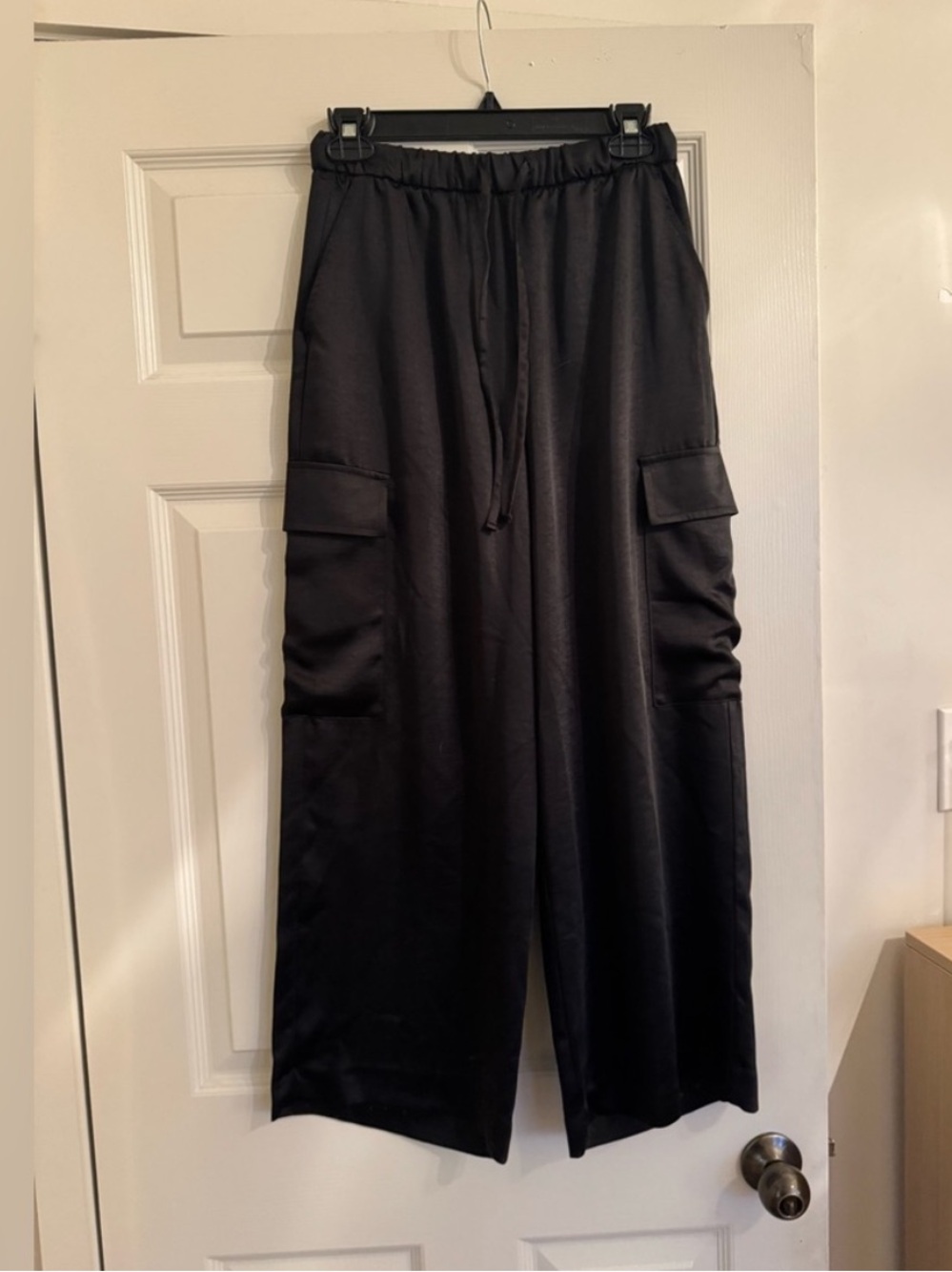 GAP Black Wide-Leg Cargo Joggers
